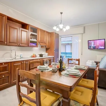 Vacation 100 Meters From The Beach! Pietra Ligure