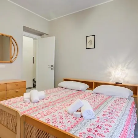 Vacation 100 Meters From The Beach! Apartamento Pietra Ligure